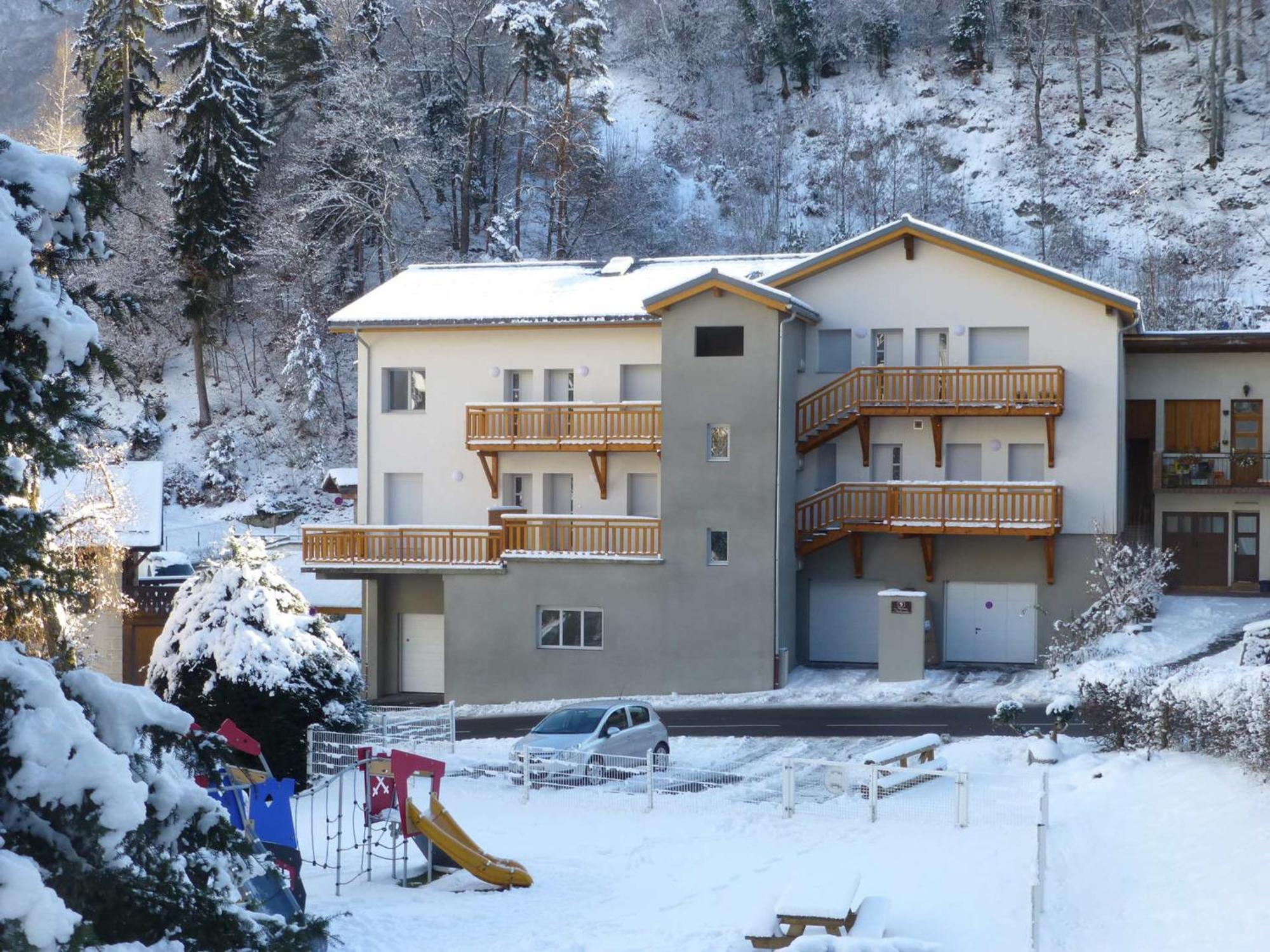 Appartement Neuf 2* Au Centre De Brides Avec Terrasse, Proche Telecabines Et Commerces - Fr-1-512-41 Exteriör bild