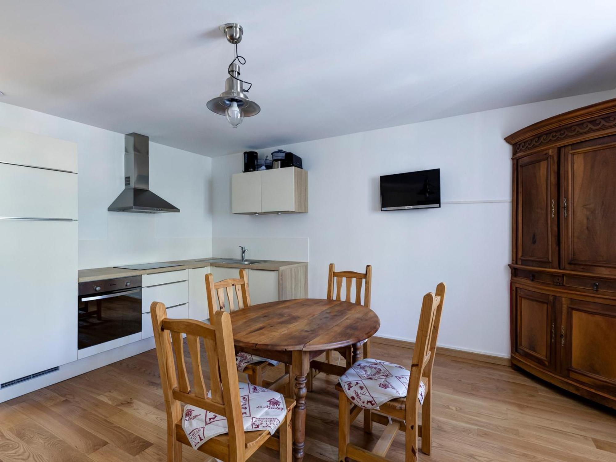 Appartement Neuf 2* Au Centre De Brides Avec Terrasse, Proche Telecabines Et Commerces - Fr-1-512-41 Exteriör bild